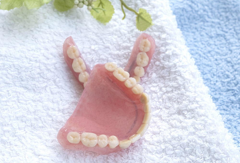 自然な白さと機能性を兼ね備えた、見た目にも美しい治療